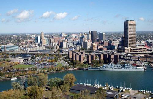 Family Fun Pool Central Airport - Photo 30