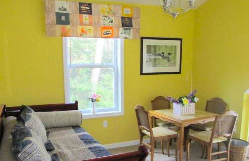 Stunning Weekend Getaway near Hickory Run State Park in Pennsylvania - Photo 14