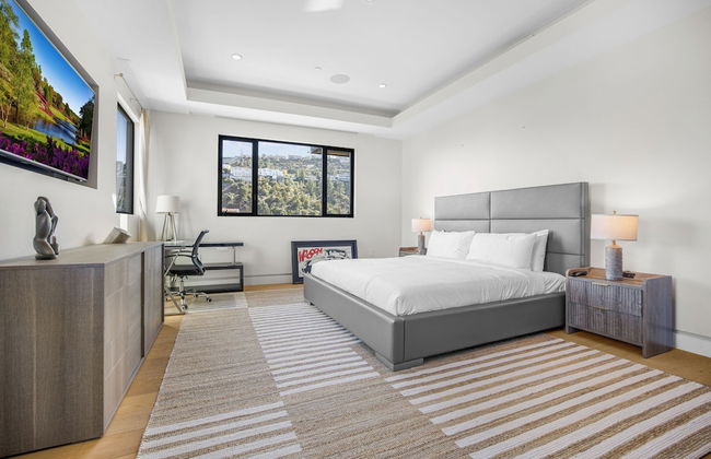 Zorada - Private Hollywood Hills Luxury With Endless Amenities and City Views - Photo 3