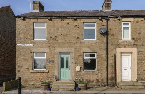 Hollywood Cottage - Photo 1