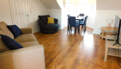 No 11 - Contemporary 2 Bedroom Apartment in Lanark Town Centre - Foto 1