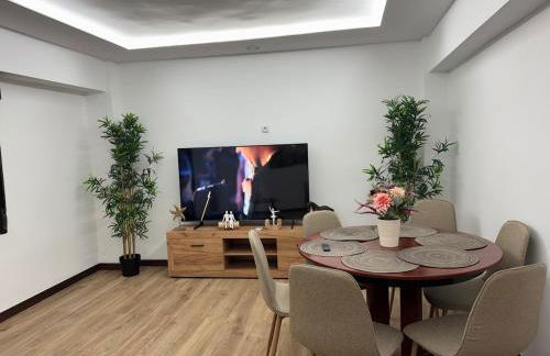 Entire apartment in the heart of downtown N&N - Photo 15