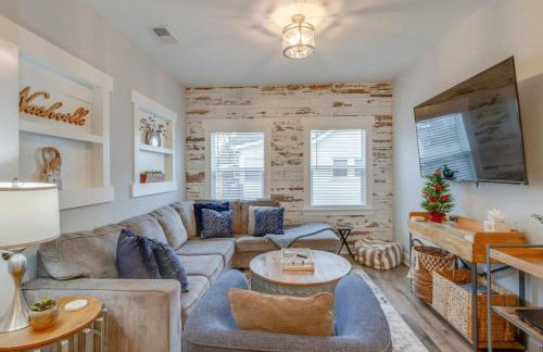 Music City Charmer Tons of Beds Thirty Day Minimum - Foto 34