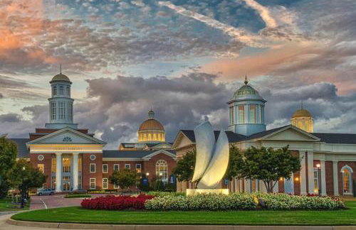 Next to CNU New Listing with Beautiful Finishes - Foto 35