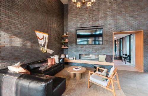 Poolside Luxury 1BR w Private Patio - Photo 42