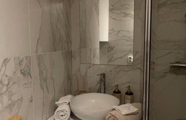 Charmant studio avec terrasse proche métro 11, dans une résidence calme, tout équipé - Foto 5