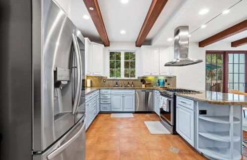 Gorgeous Santa Cruz Villa - Modern Beachside Paradise with NEW Hot Tub & Fast Wi-Fi - Foto 11