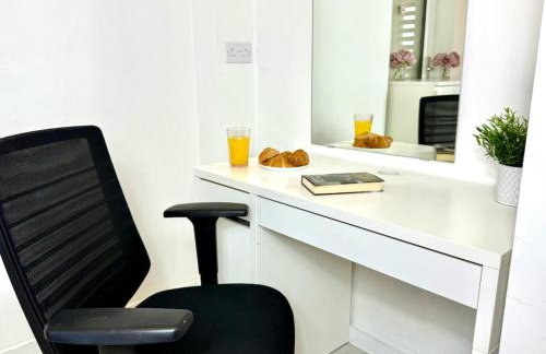 Walnut Luxurious 2-Bedroom with Ensuite - Parking, Netflix, WIFI - Close to Oxford, Bicester & Blenheim Palace - Photo 12