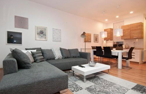 City Lights Apartment - Photo 1