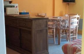 Appt au lioran à Laveissiere, 6pers, 1 chambre, lits superposés et canapé - Foto 5