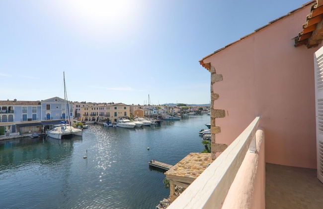 Superb Vacation Home With Pontoon - Photo 20