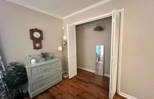 Lakefront Condo - King Bed Full Kitchen - Foto 49