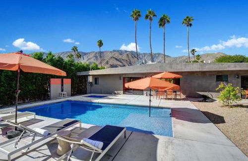 Ultra Luxury Resort Like Compound Pool, Spa, Fire Pit- Close to Everything- 4BD/2.5BTH - Foto 39