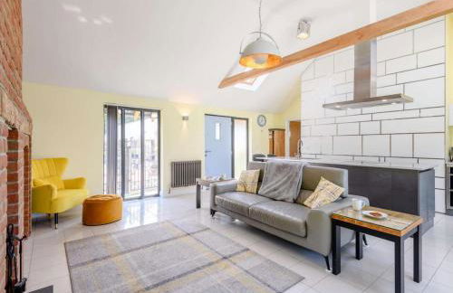 Romantic cottage for 2 with hot tub - Photo 2