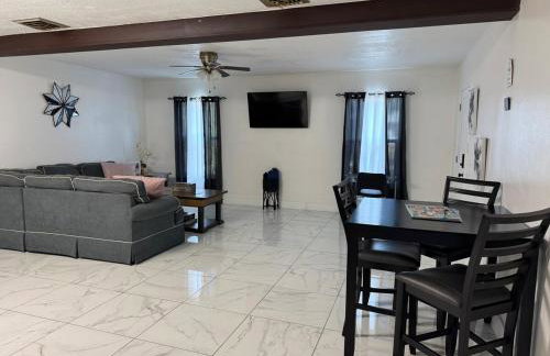 HUGE In-Law Apt Beach Oasis- Private entrance - Foto 48