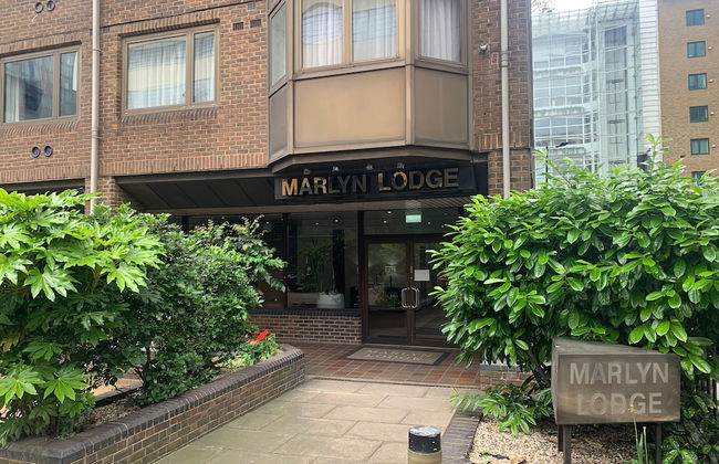 Marlyn Lodge - City of London - Photo 20