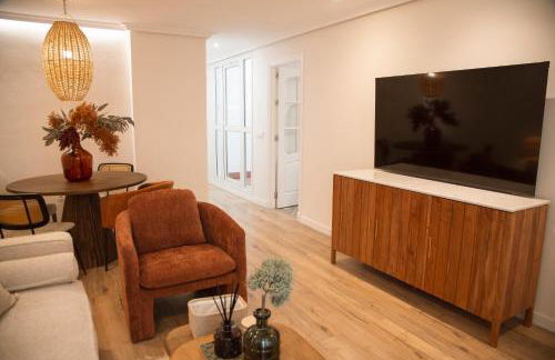 Hidden Gem GRAN TEATRO FALLA SUITES by ApartmentsinCadiz - Photo 6