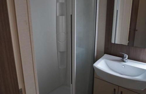 Caravan - Sleeps 8 - Pets Ok - Parking - Foto 11
