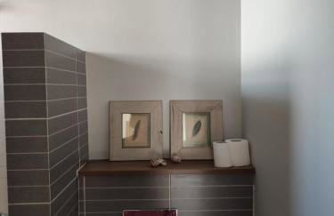 Climbers' Nest 'with sea and rock views and private pool' - Photo 3