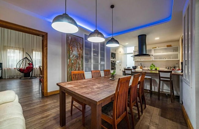 Luxurious Amber Villa With Private Pool and Garden Views - Photo 21