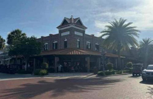 Large 3 bedroom with Pool and Golfcart - Foto 36