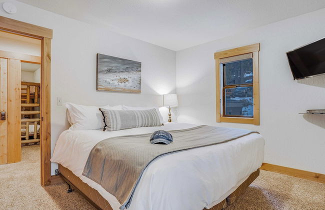 Arroyo by Avantstay Peaceful Mountain Townhouse w/ Large Private Balcony - Photo 6