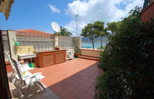 Appartamento Perla - Terrazza fronte mare e aria condizionata - Foto 4