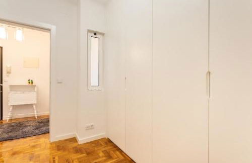 Almada Lisbon em frente dos transportes públicos - Foto 28