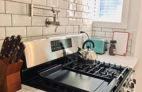 Gorgeous Victorian House!! Entire suite in SAM's home - Foto 6