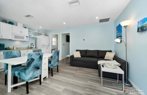 Dog Friendly Loft STEPS from Beach with Gas Barbecue Grill and Upstairs Deck! - Foto 5