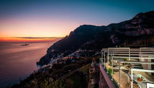 VILLA LA TAGLIATA spectacular jacuzzi tub amazing view and private parking garage - Photo 3