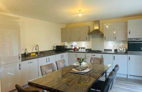 Modern 4-Bed Detached Home in Corby - Foto 6