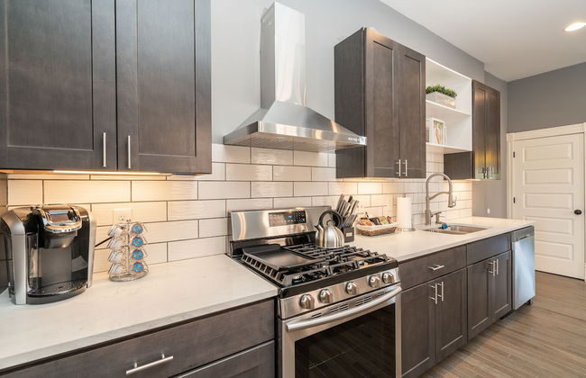 Parkside Comfort | JZ Vacation Rentals - Photo 8