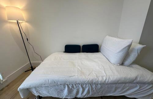 London Luton Airport Luxury Midland Apartments - GATED PARKING - Balcony - Sleeps 4 - Foto 19