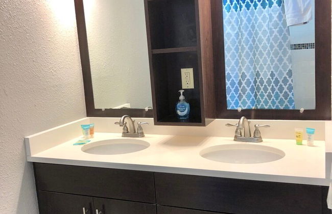 1305u- Volcano Bay, Pool Balcony View 2 Bedroom Suites - Foto 15