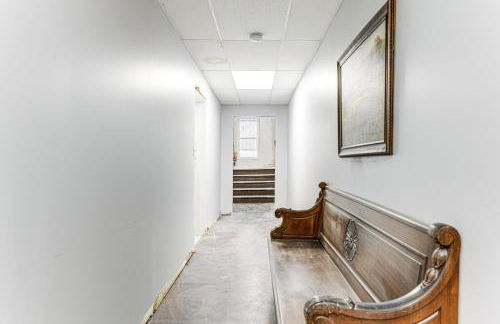 Bring a Pet Historic Downtown Olean Apartment - Foto 23