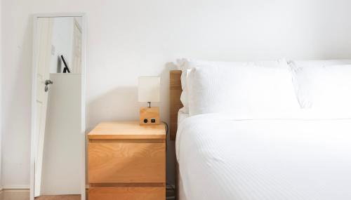 Double bedroom in Clapham - Photo 2
