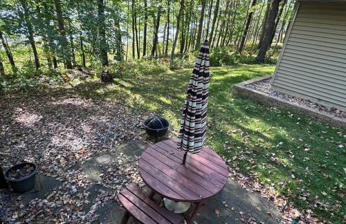 Spooner Shores - Wooded, Lakefront Retreat - Foto 27