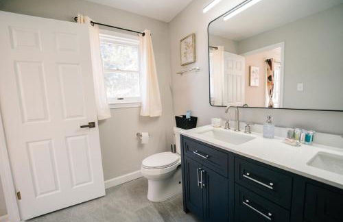 Spacious 10BR 5BA Free Parking Minutes to DC with Pool - Foto 35