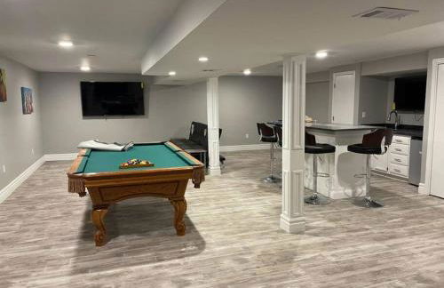 Private 4 Bedroom Home with a hot tub - Foto 5