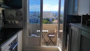 Le Jules Guesde, Appart traversant, 3ch , parking, 2mn à pied métro D Parilly - Foto 4