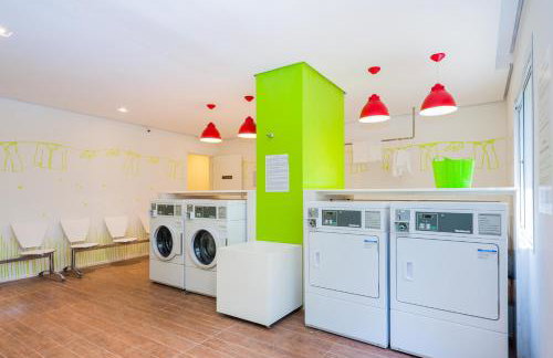 IN4 - Novo Bhaus Morumbi - Shopping Jardim Sul - 50m2 - Linda vista 19o andar - Vaga de Garagem - Acomoda 2 adultos e 1 criança - Foto 4