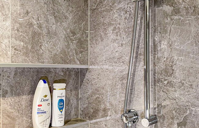 Charming Oasis Close to Airport & Downtown - Photo 28