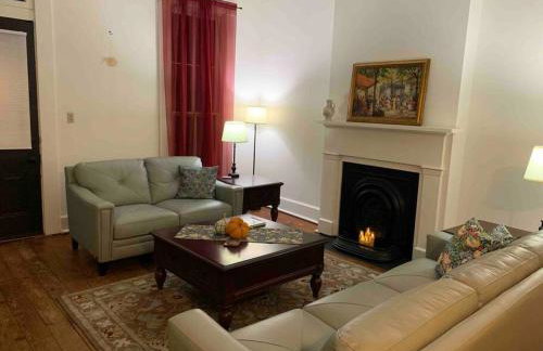 Madison Manor II by the River Hot Tub Downtown - Foto 7