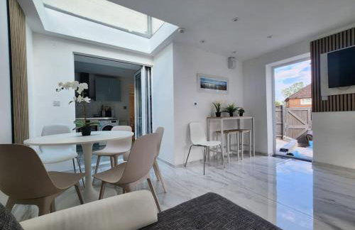 Spacious and bright one bedroom apartment - Foto 16