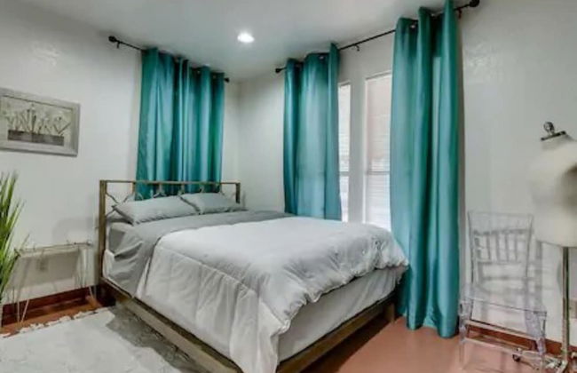 Evie's apartment - Photo 5