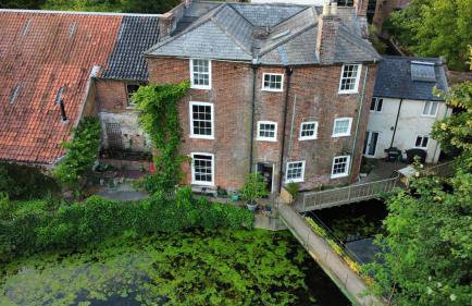 Wainford Mill House - Photo 4