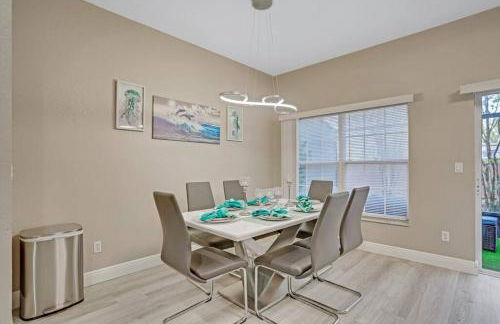 Modern 4 BR Townhouse near Disney - Foto 6