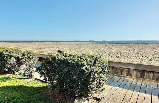 Beach Paradise Stunning 3-story in Long Beach! - Foto 39