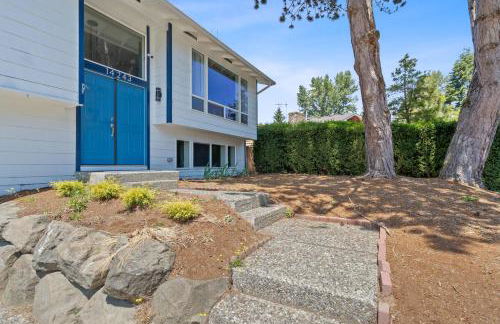 Chic Kirkland Home Overlooking Windsor Vista Park - Photo 34